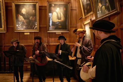 The English Wind Consort perform on period instruments